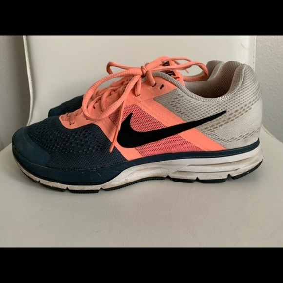 Nike Shoes - Picture 1 of 8